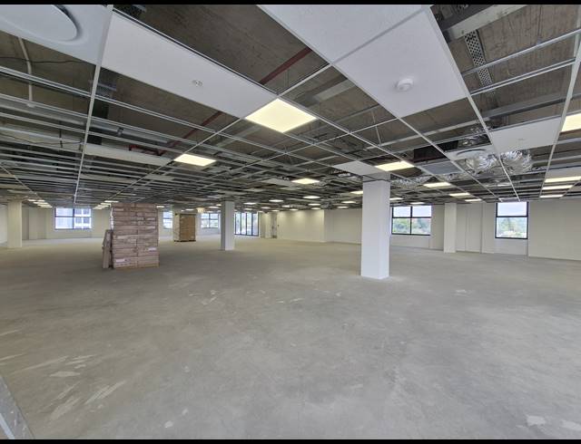 883M² OFFICE TO LET IN GLENADRIENNE